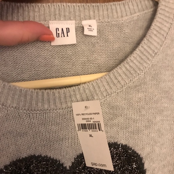GAP Heart Sweater - Picture 2 of 2